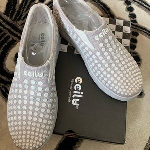 NIB ccilu sneakers very cool!